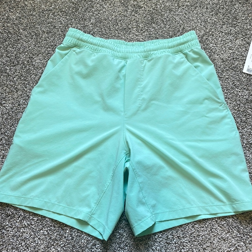 Men’s Small Lululemon Pace Breaker Shorts 7’’ inch with liner - Wild Mint